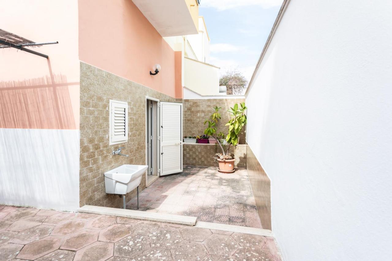 Villetta Bianca Sulla Spiaggia - Apulia Home ガリポリ エクステリア 写真